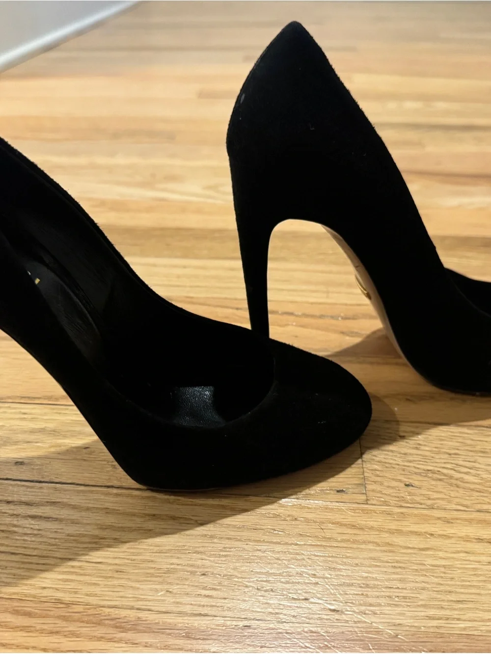 Gucci Black Suede Round Toe Pumps Heels Size 37.5 Made in Italy